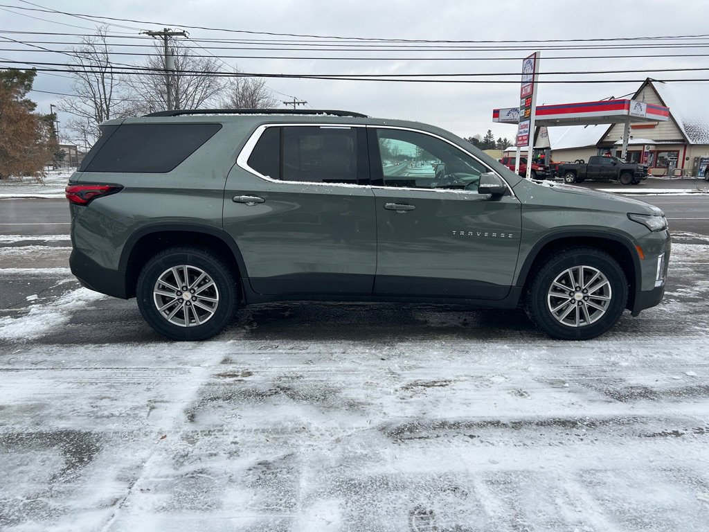 Used 2023 Chevrolet Traverse LT image 8