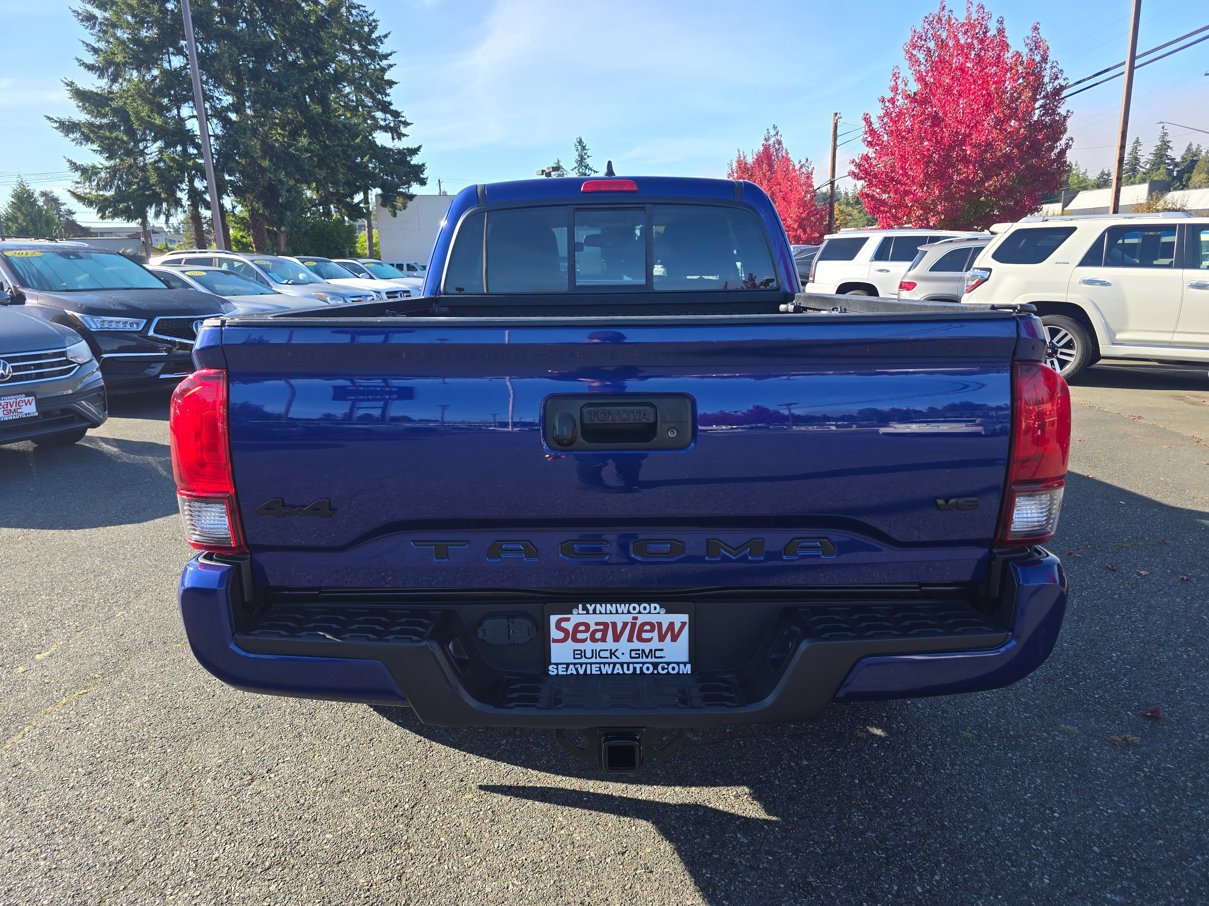 Used 2022 Toyota Tacoma SR5 w/ Black Out Package (TMS) AWD/4WD image 6