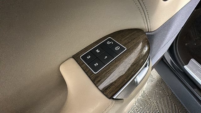 Used 2016 Land Rover Range Rover Sport HSE AWD/4WD image 12