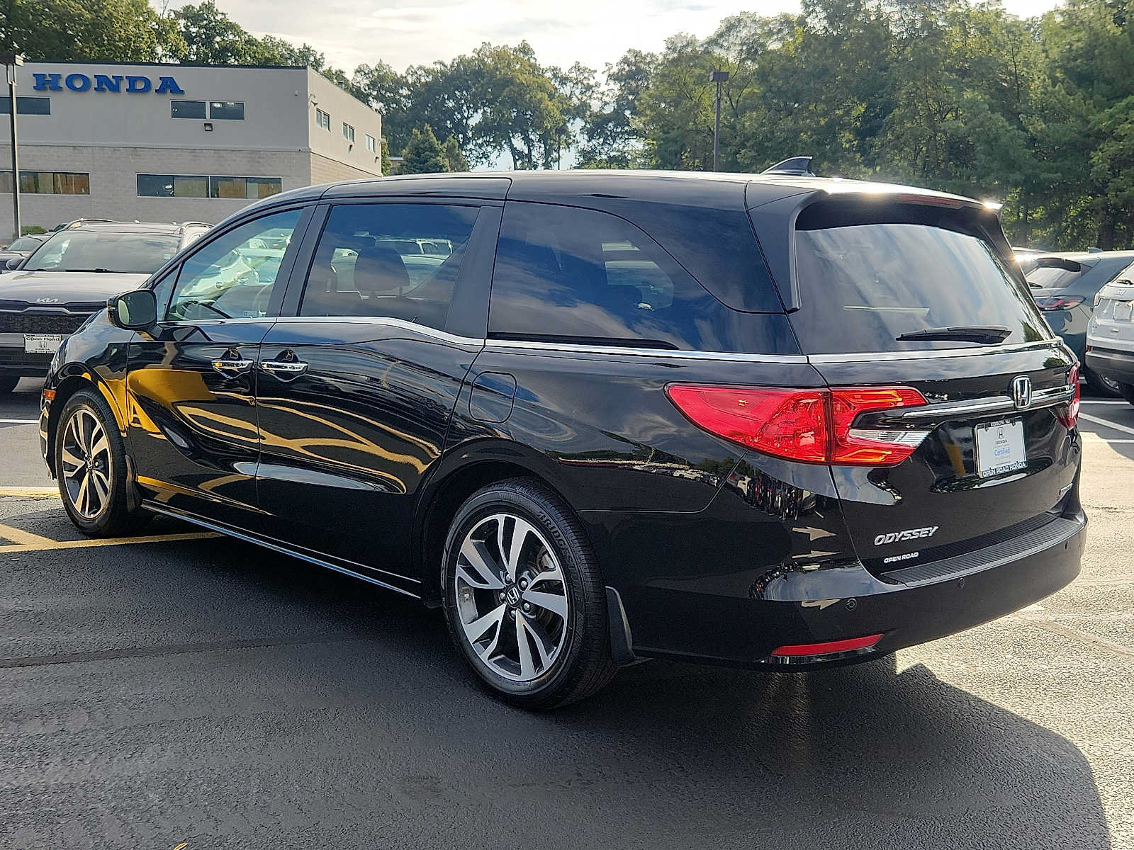 Certified 2023 Honda Odyssey Touring image 4