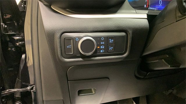 Used 2022 Ford Explorer XLT image 32