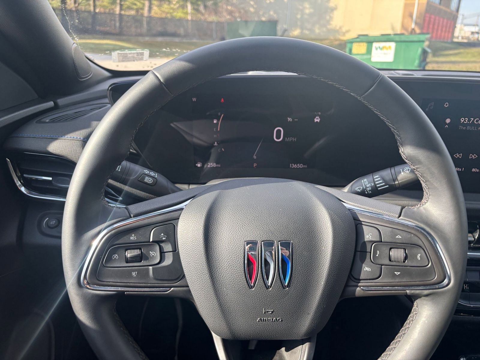 Used 2025 Buick Envista Sport Touring image 32