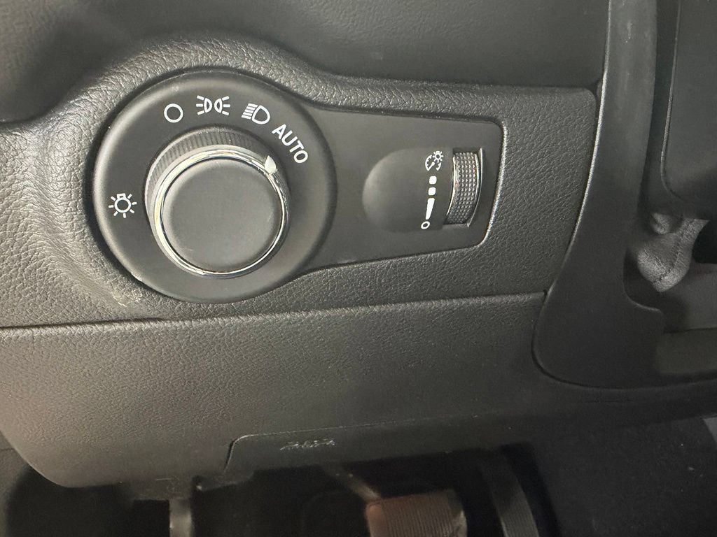 Used 2025 Dodge Durango GT AWD/4WD image 14