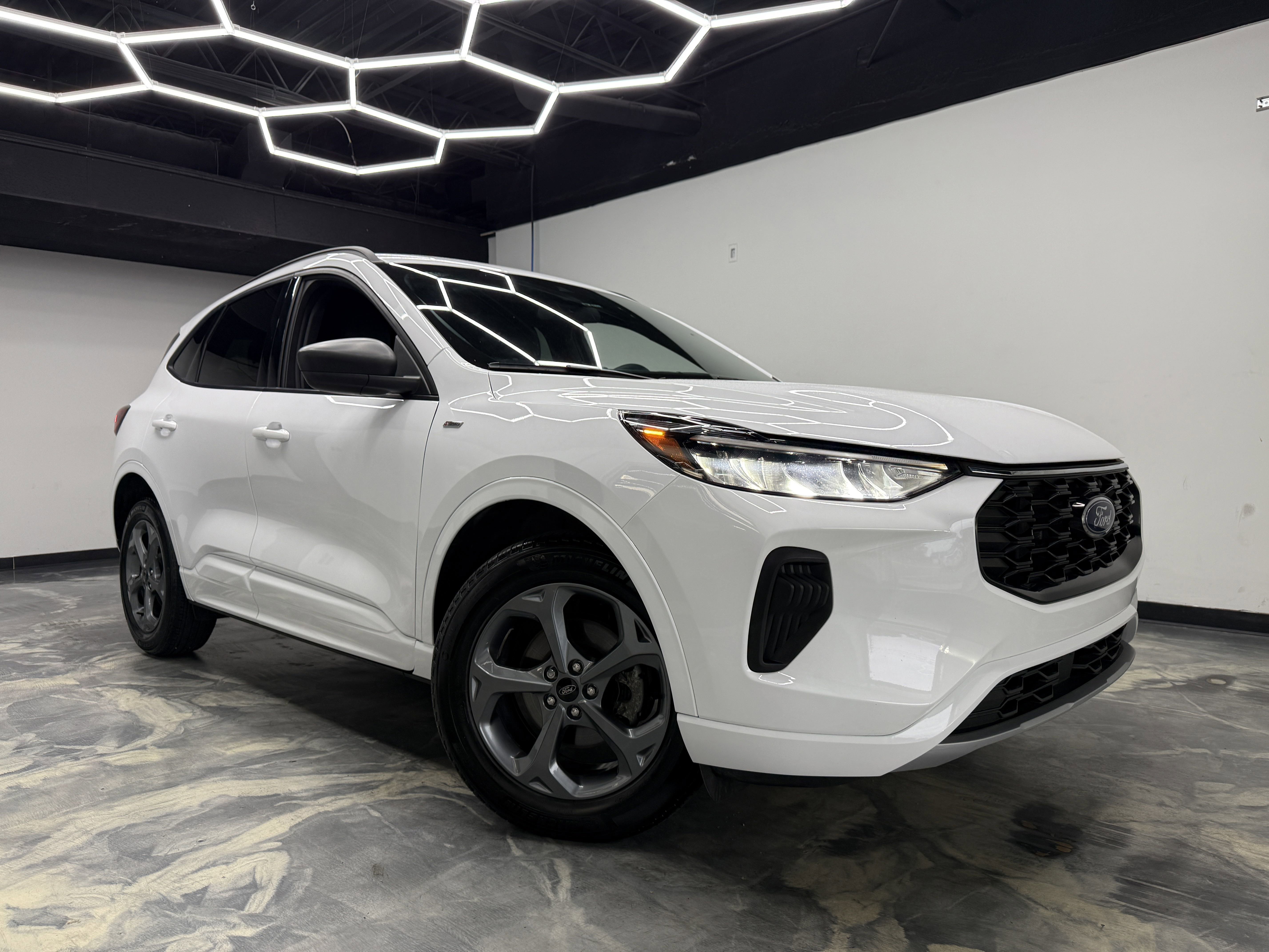 Used 2023 Ford Escape ST-Line image 7