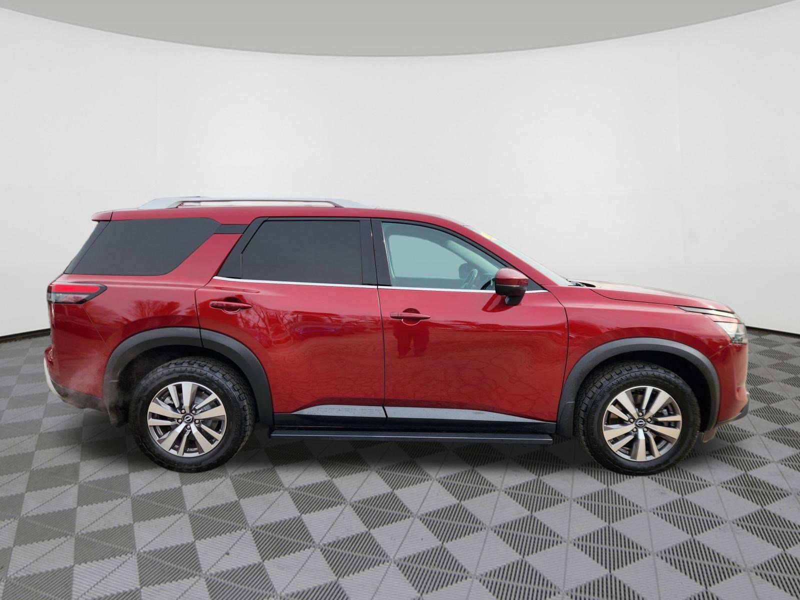 Used 2022 Nissan Pathfinder SL image 6