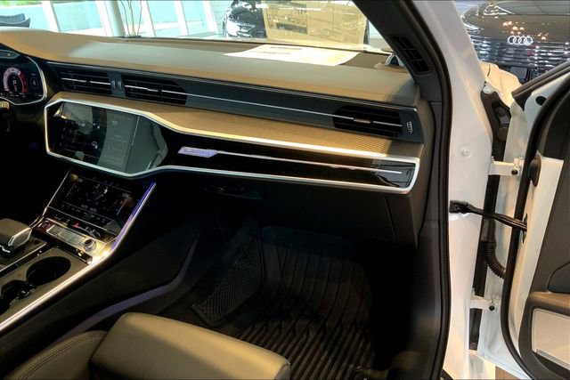 Certified 2025 Audi RS 6 performance w/ Executive Package image 16