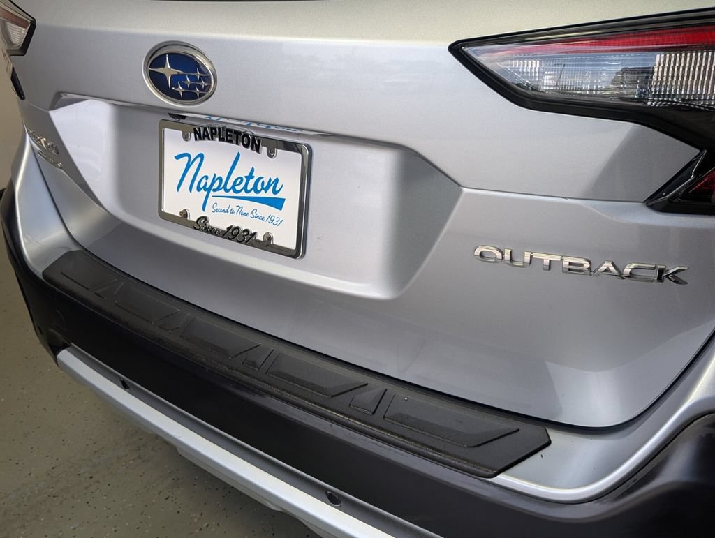 Used 2020 Subaru Outback Limited AWD/4WD image 7