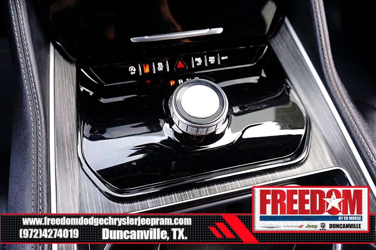 Certified 2024 Jeep Wagoneer L Series II RWD image 35