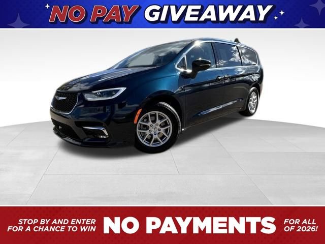 Used 2023 Chrysler Pacifica Touring-L