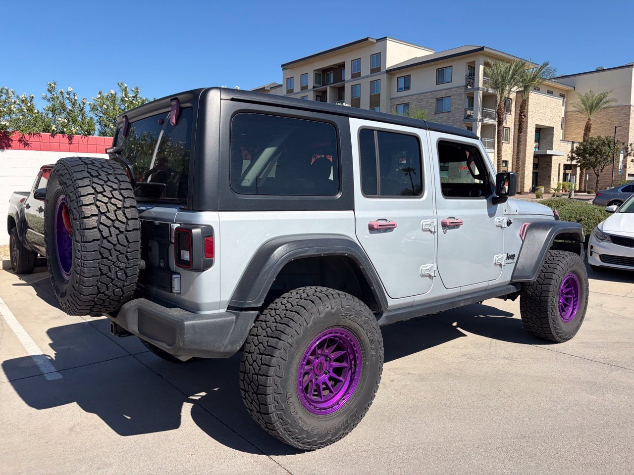 Used 2023 Jeep Wrangler Unlimited Sport AWD/4WD image 2
