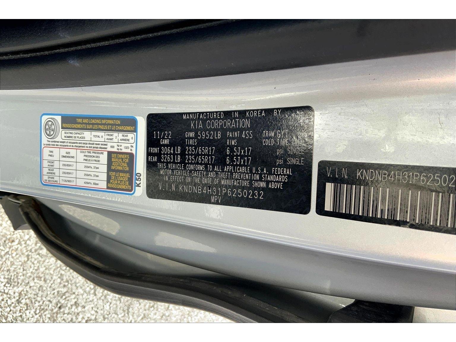 Used 2023 Kia Carnival LX image 32