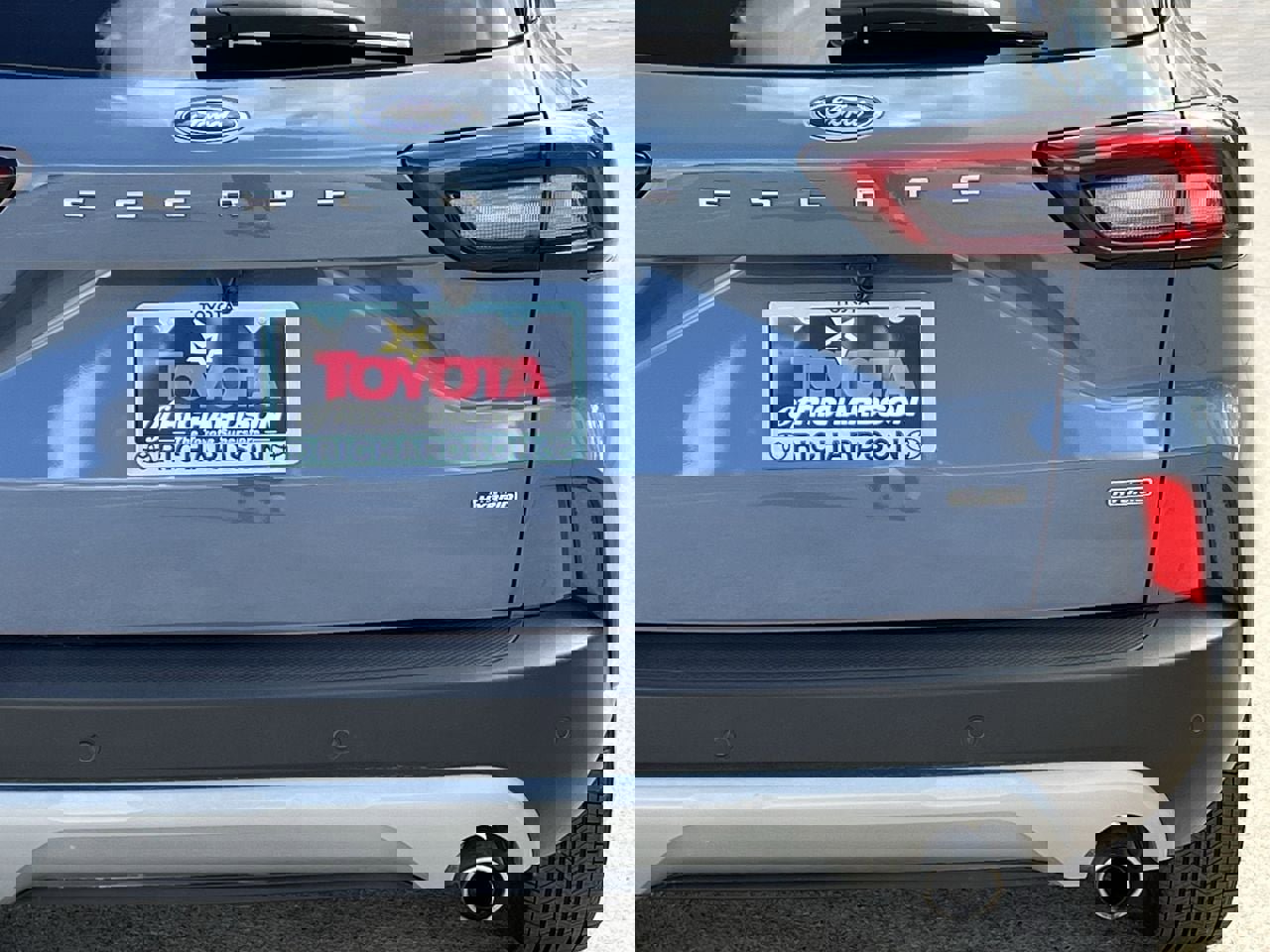 Used 2025 Ford Escape SE image 6