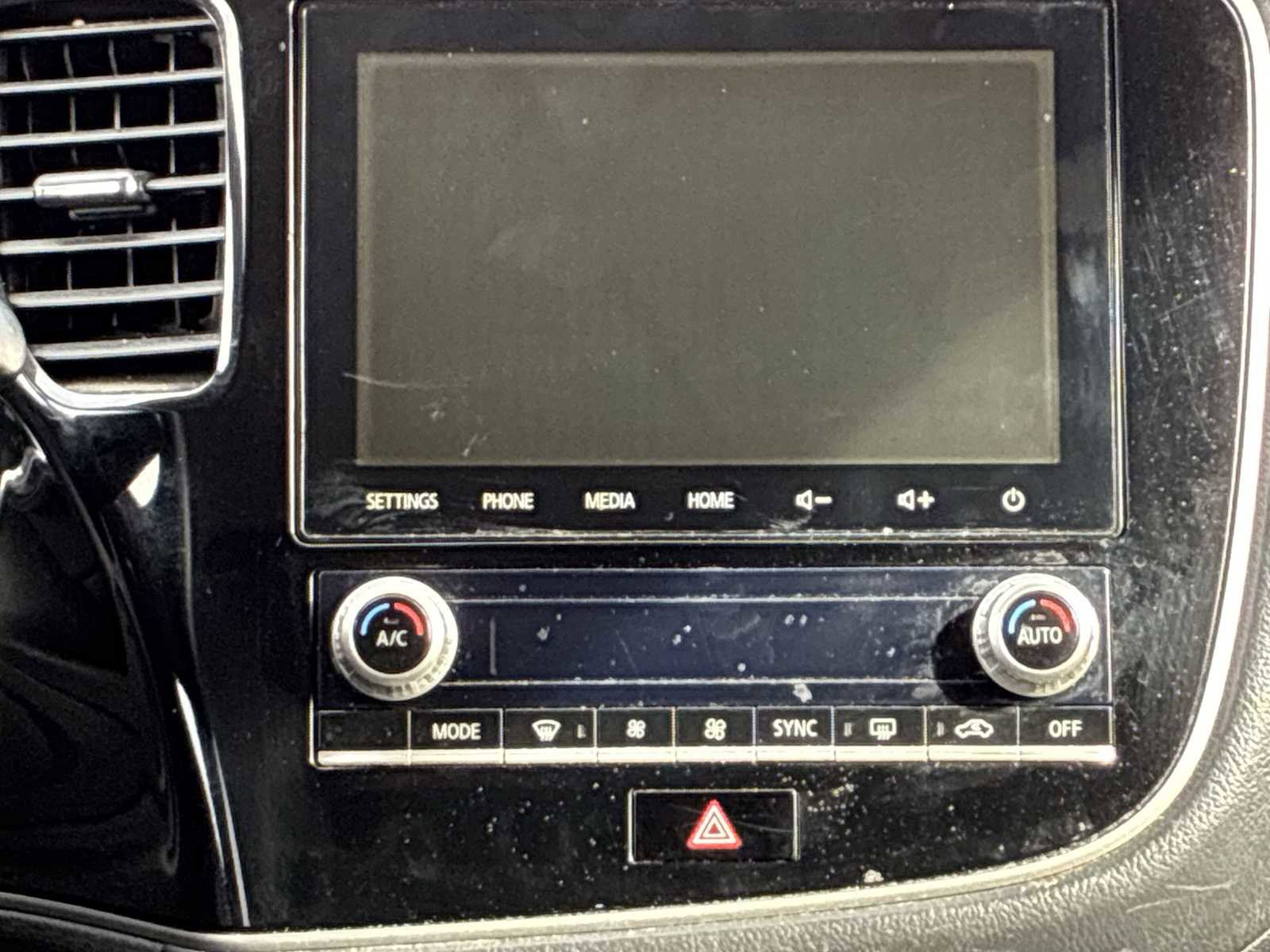 Used 2020 Mitsubishi Outlander SEL image 12