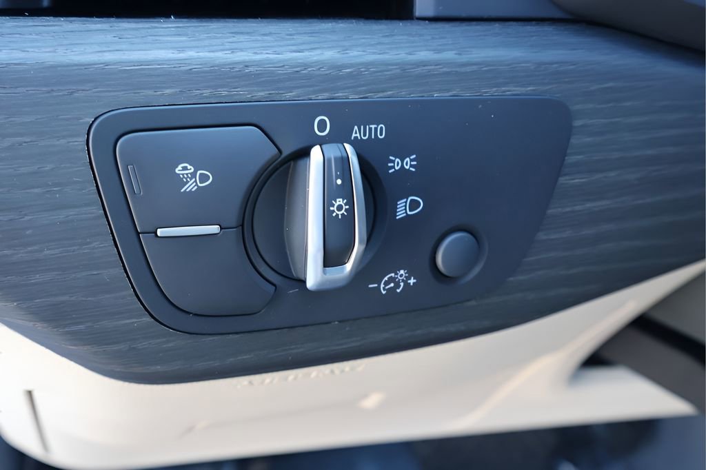 Used 2019 Audi A4 2.0T Premium w/ Convenience Package image 19