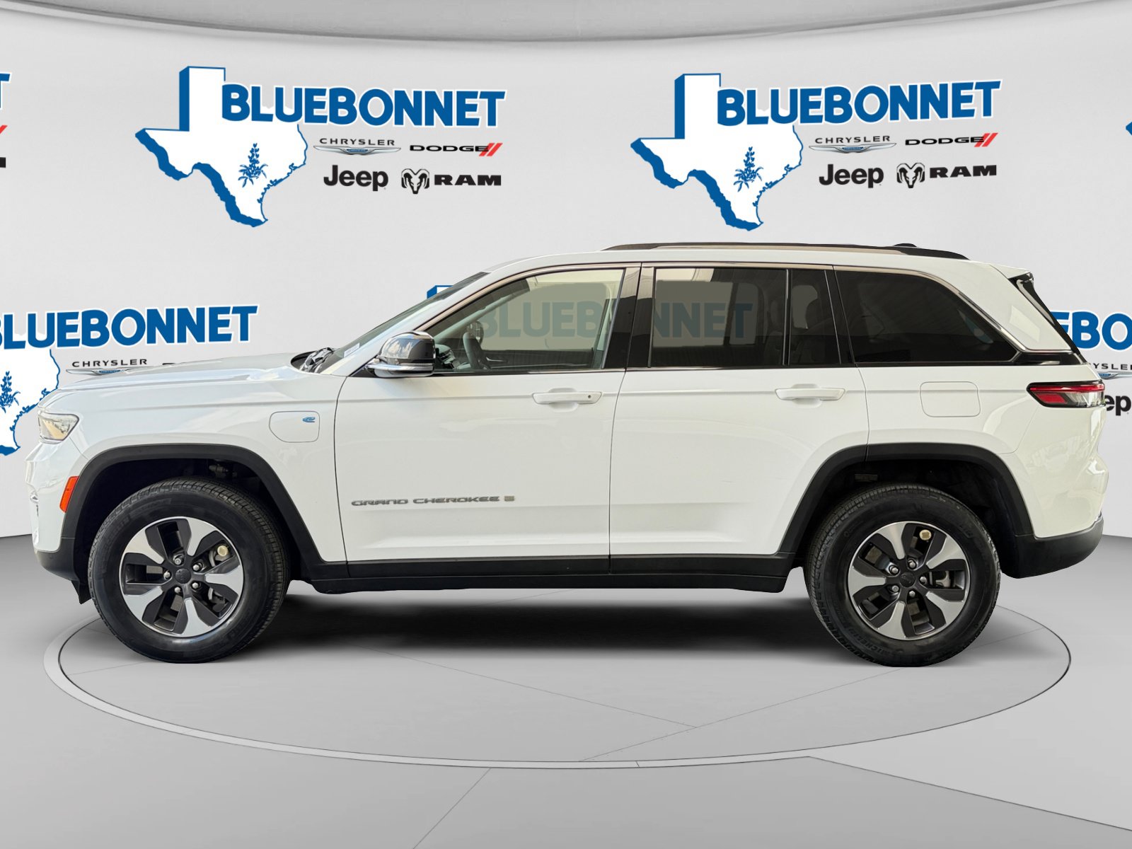 Used 2022 Jeep Grand Cherokee Limited 4xe AWD/4WD image 8