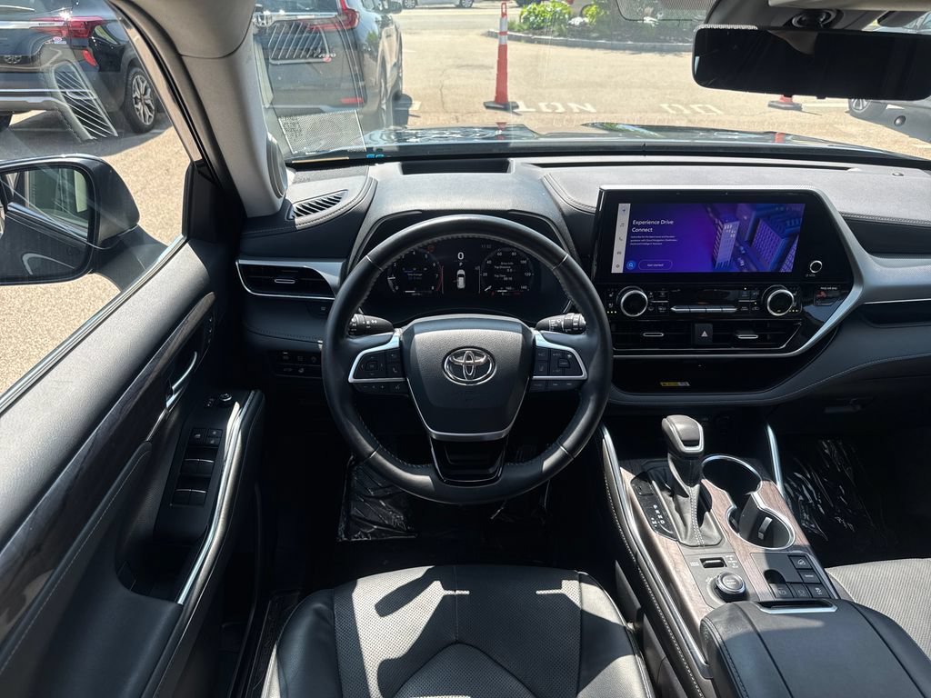 Used 2023 Toyota Highlander Platinum AWD/4WD image 13