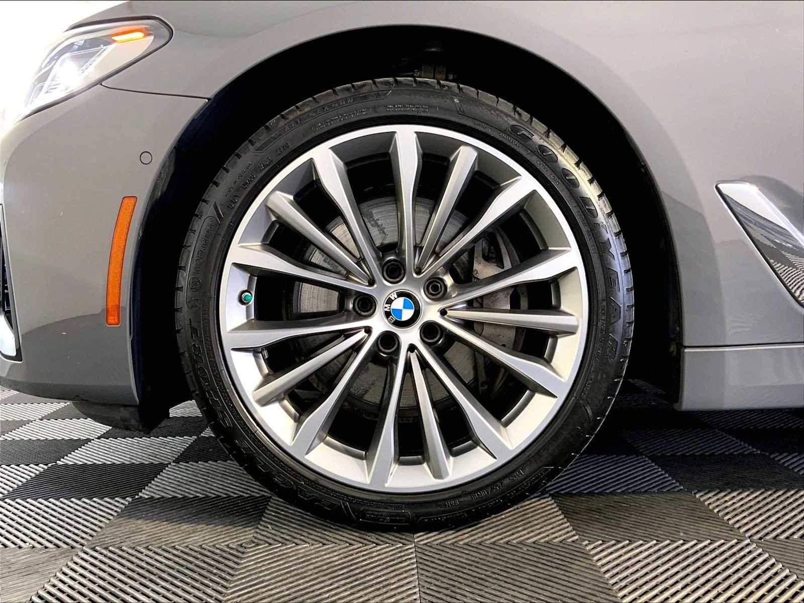 Used 2021 BMW 540i xDrive w/ Premium Package AWD/4WD image 11