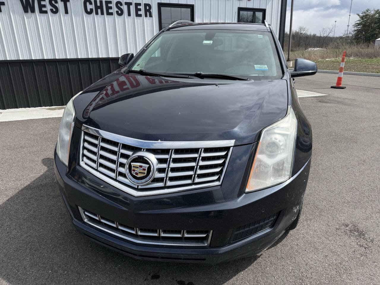 Used 2016 Cadillac SRX Luxury image 2