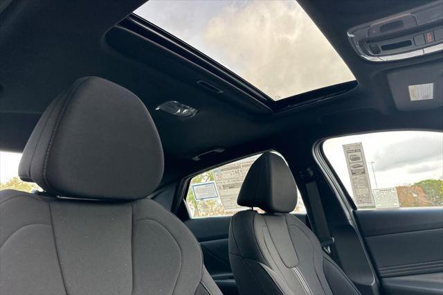 New 2026 Hyundai Elantra SEL Sport image 13