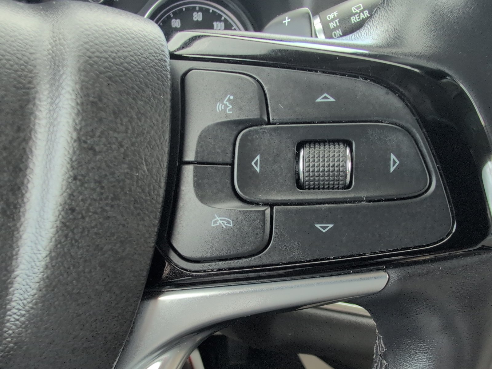 Used 2023 Buick Enclave Essence w/ Experience Buick Package FWD image 18