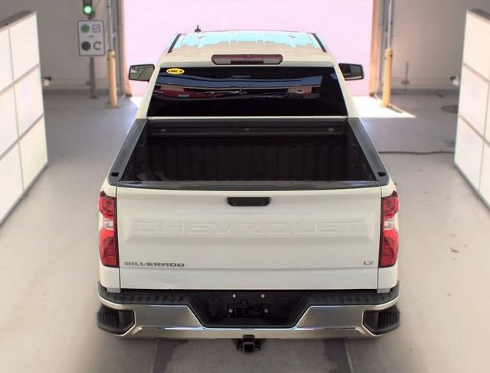 Used 2023 Chevrolet Silverado 1500 LT AWD/4WD image 6