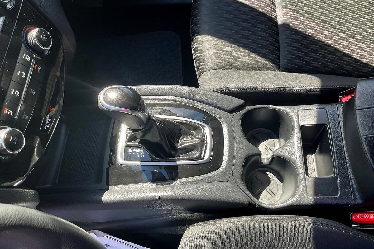 Used 2020 Nissan Rogue S FWD image 18