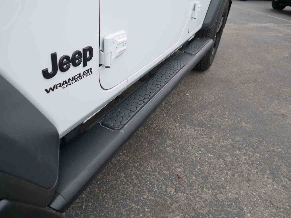 Used 2021 Jeep Wrangler Unlimited Sport image 14