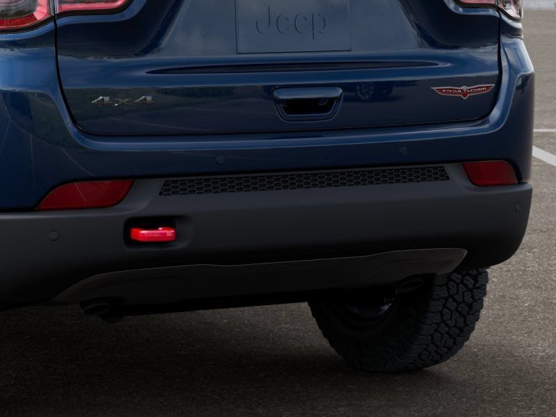 New 2026 Jeep Compass Trailhawk w/ Sun, Sound & Navigation Group AWD/4WD image 14