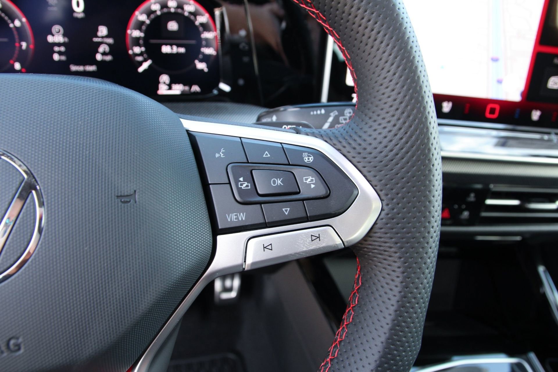 New 2026 Volkswagen GTI SE FWD image 19