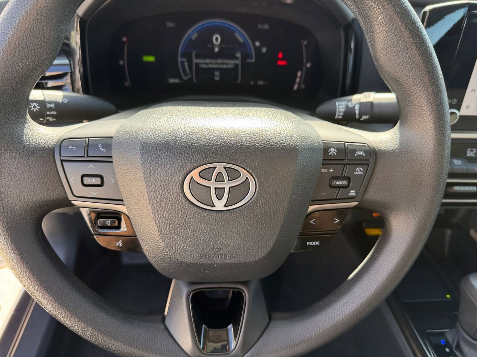 Used 2025 Toyota Camry LE image 27