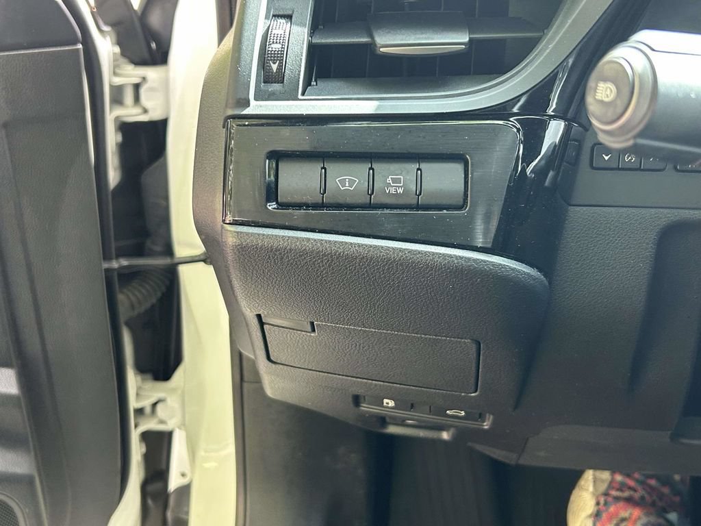 Used 2024 Lexus ES 300h F Sport w/ Accessory Package (Z2) FWD image 18