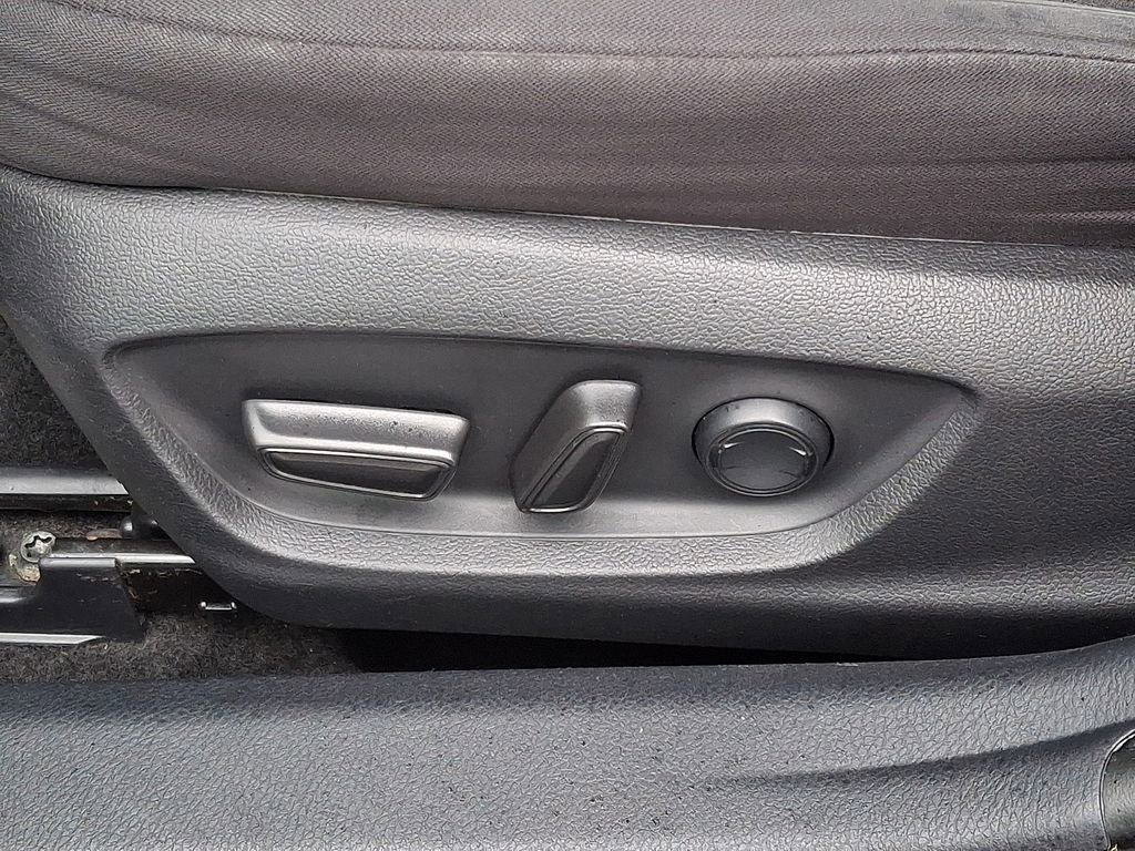 Used 2022 Toyota Camry LE image 25