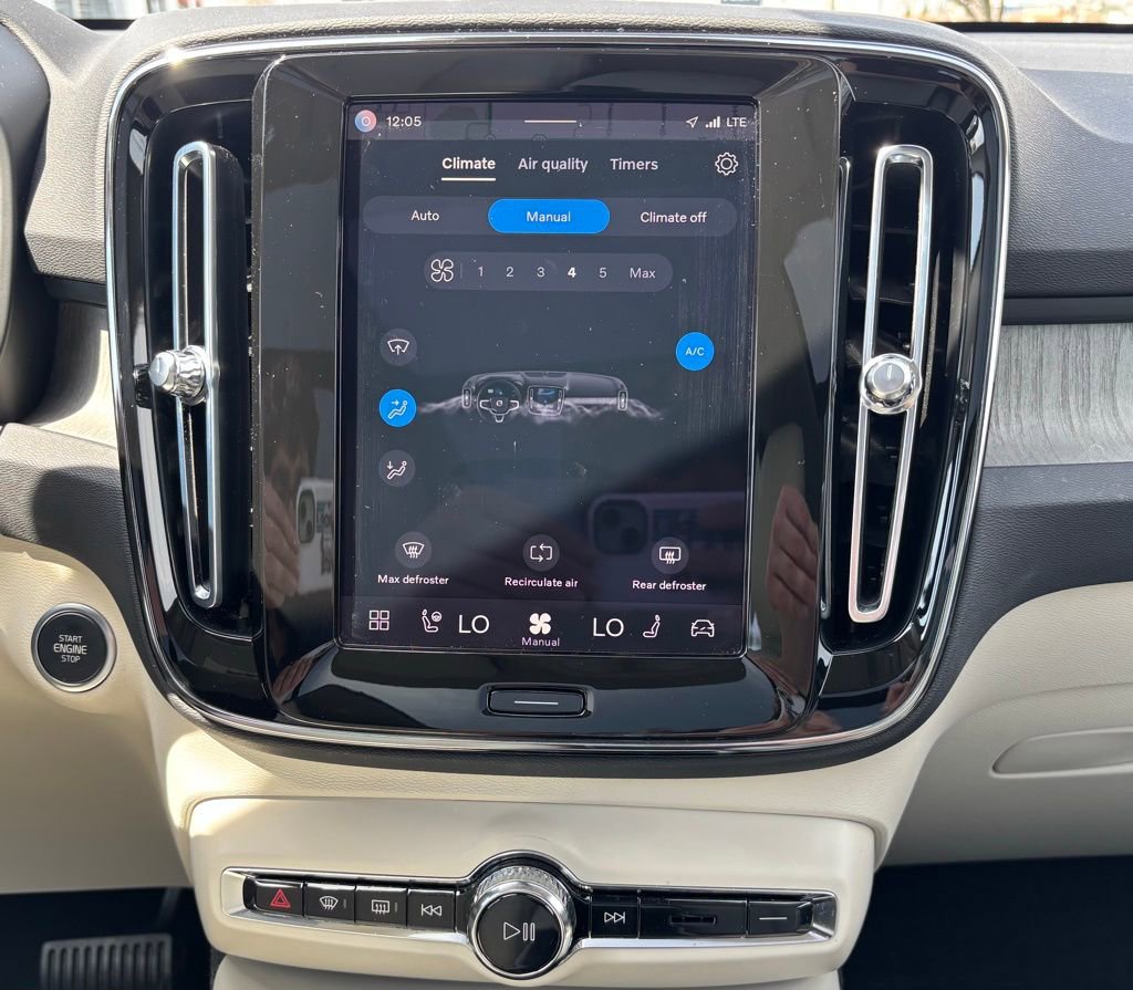 Certified 2023 Volvo XC40 B5 Plus w/ Driver Assist Package image 12