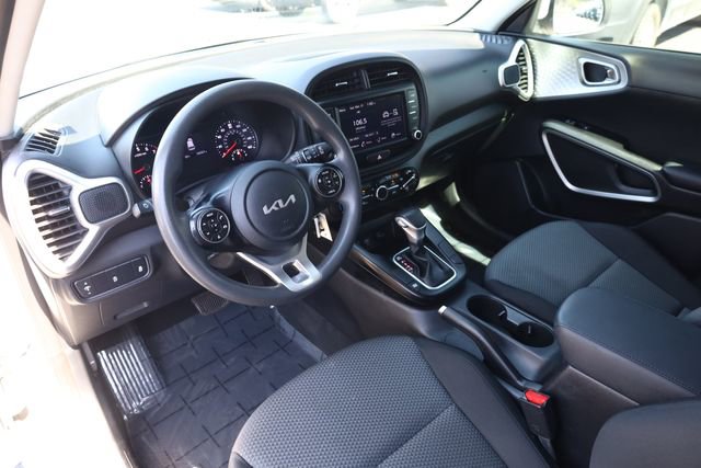 Used 2022 Kia Soul LX FWD image 12