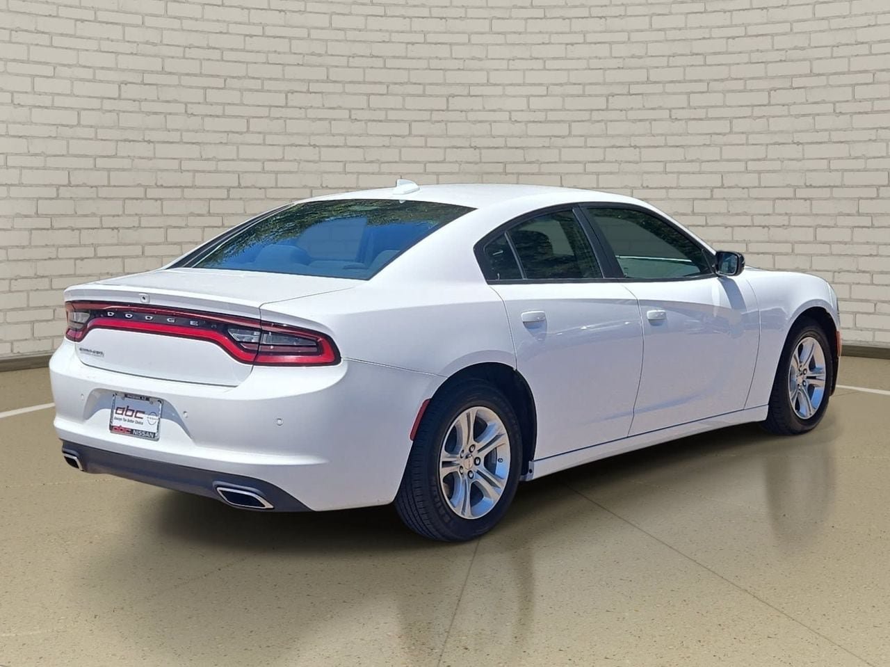 Used 2023 Dodge Charger SXT RWD image 5