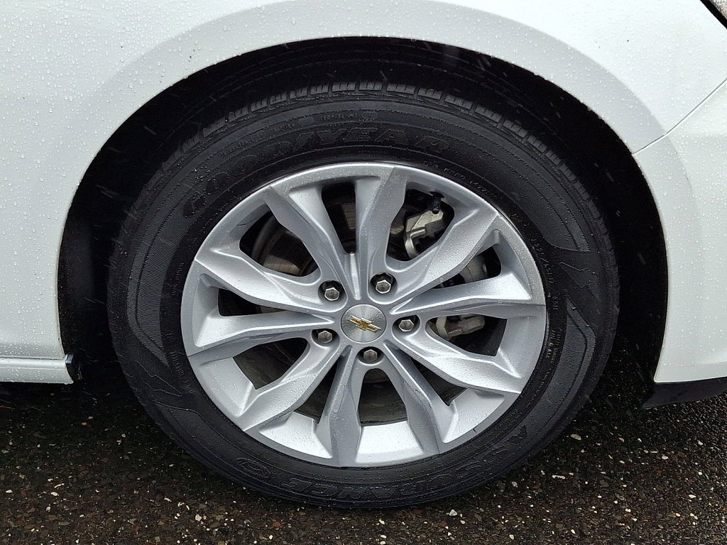 Used 2025 Chevrolet Malibu LT image 9