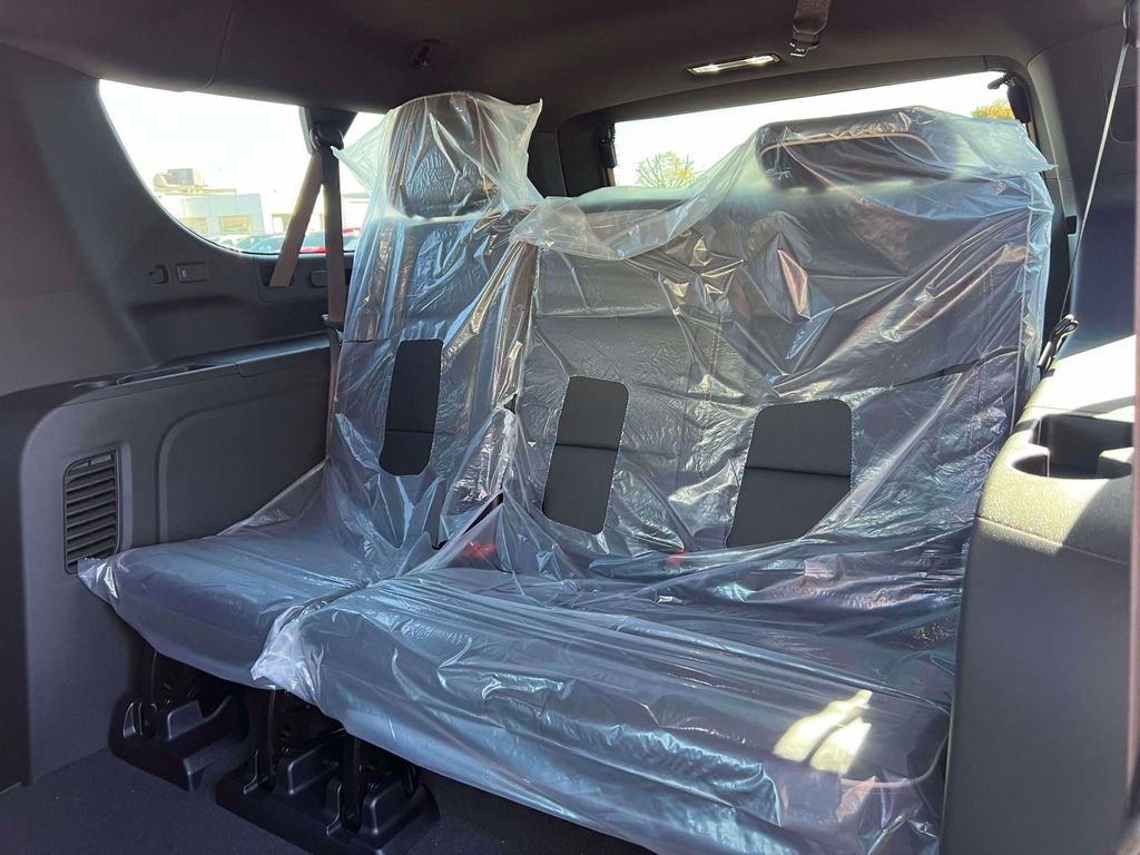 New 2026 Chevrolet Suburban Premier w/ Sun And Tow Package AWD/4WD image 11