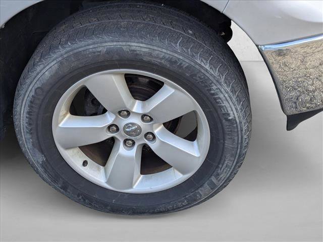 Used 2017 RAM 1500 Classic SLT image 6