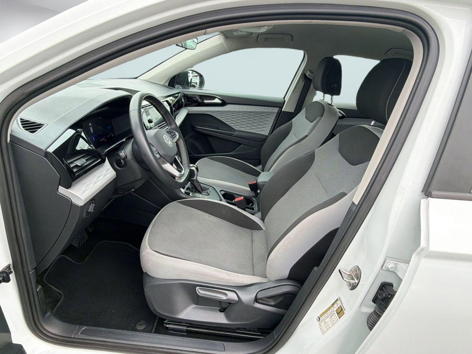 Certified 2024 Volkswagen Taos S FWD image 5