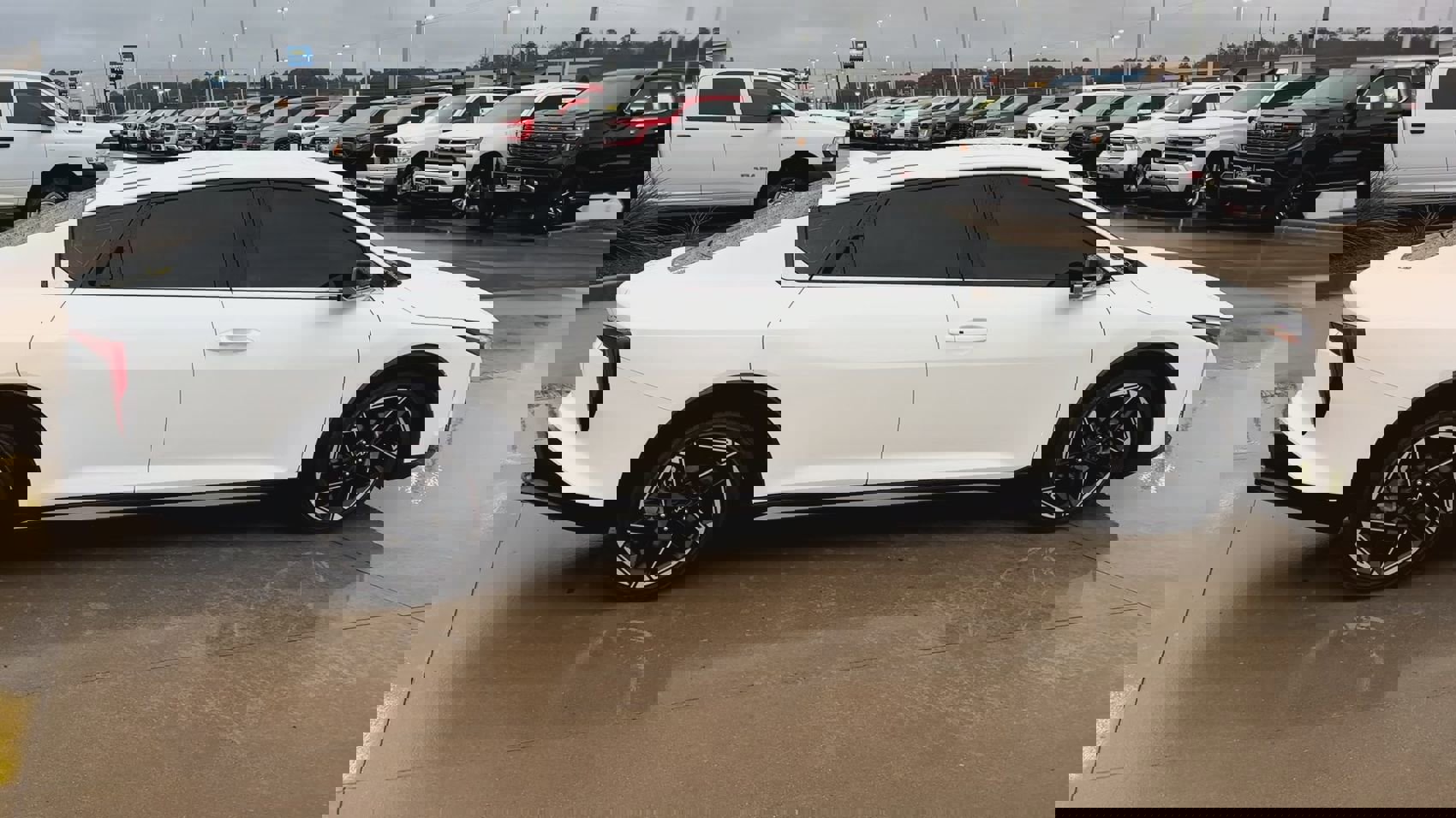 Used 2025 Kia K4 GT-Line image 2