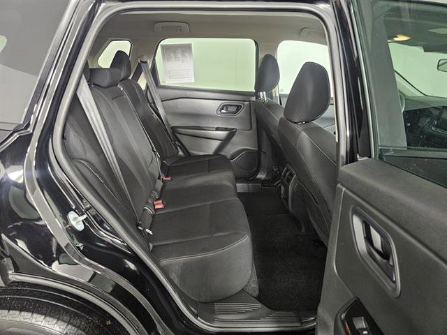 Used 2024 Nissan Rogue S image 15