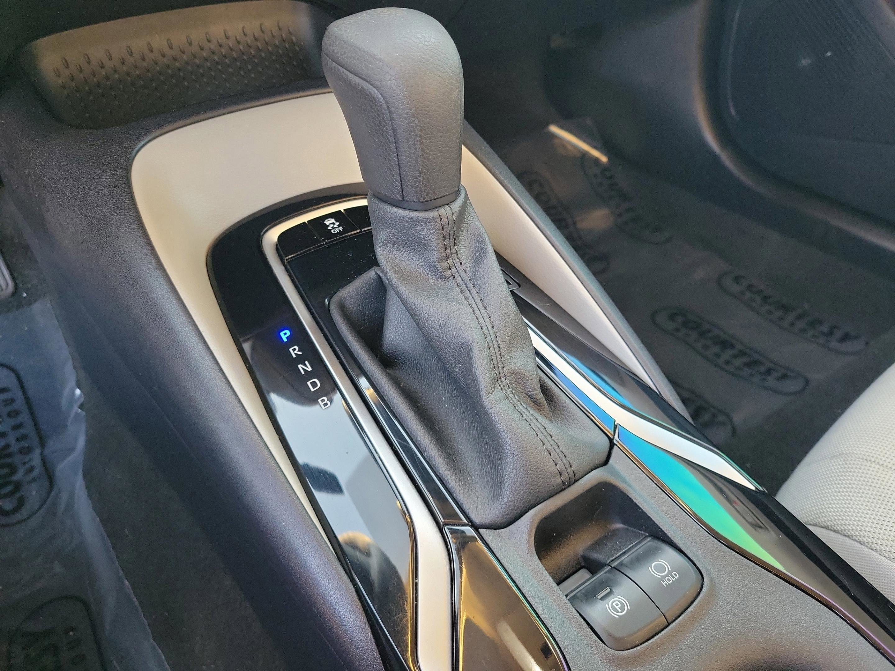 Used 2022 Toyota Corolla LE image 29