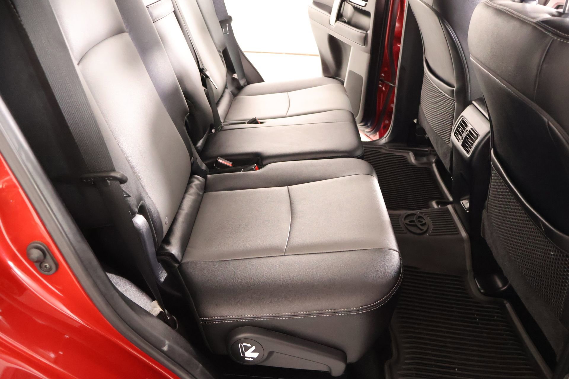 Used 2023 Toyota 4Runner SR5 Premium w/ Moonroof Package AWD/4WD image 17