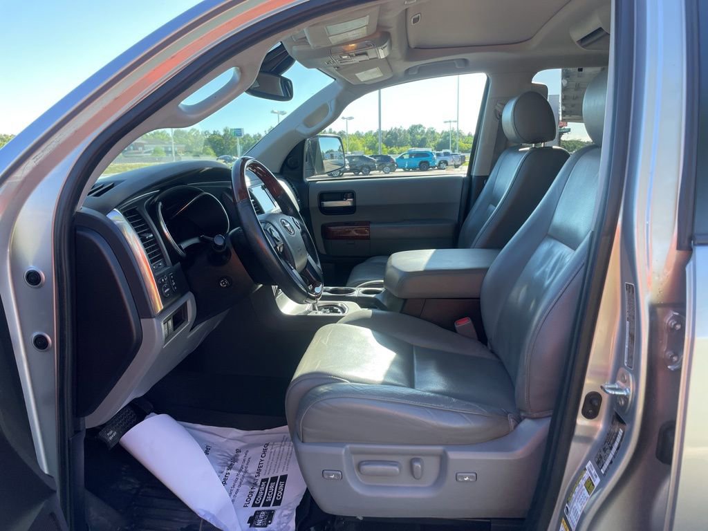 Used 2020 Toyota Sequoia Platinum AWD/4WD image 11