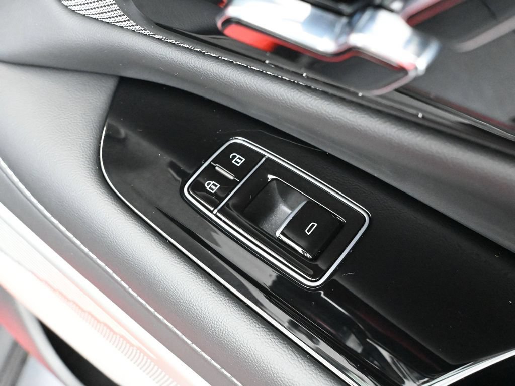 Used 2026 Cadillac Optiq Sport 1 w/ LPO, Floor Liner Package AWD/4WD image 48