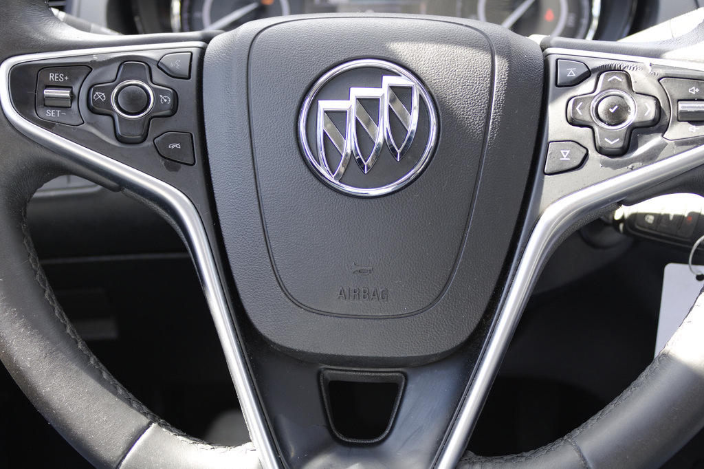 Used 2016 Buick Regal AWD image 15