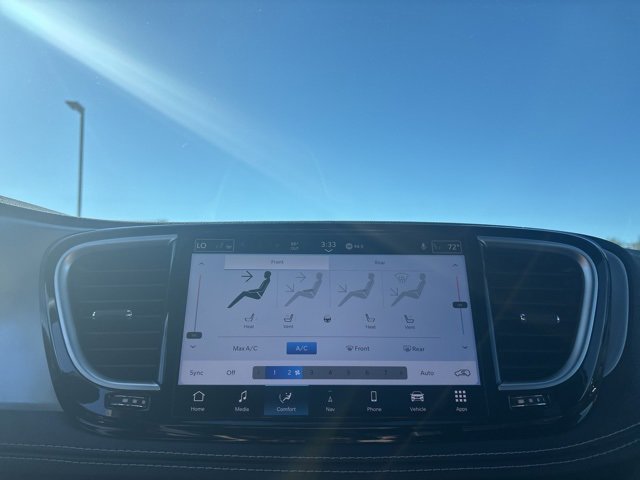 New 2026 Chrysler Pacifica Limited w/ S Appearance Package image 32