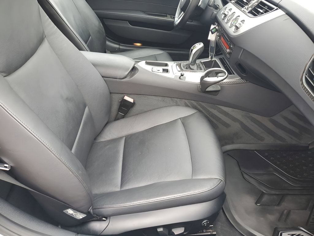 Used 2009 BMW Z4 sDrive35i image 16