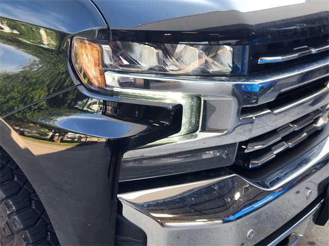 Used 2021 Chevrolet Silverado 1500 LTZ w/ Z71 Off-Road Package AWD/4WD image 5