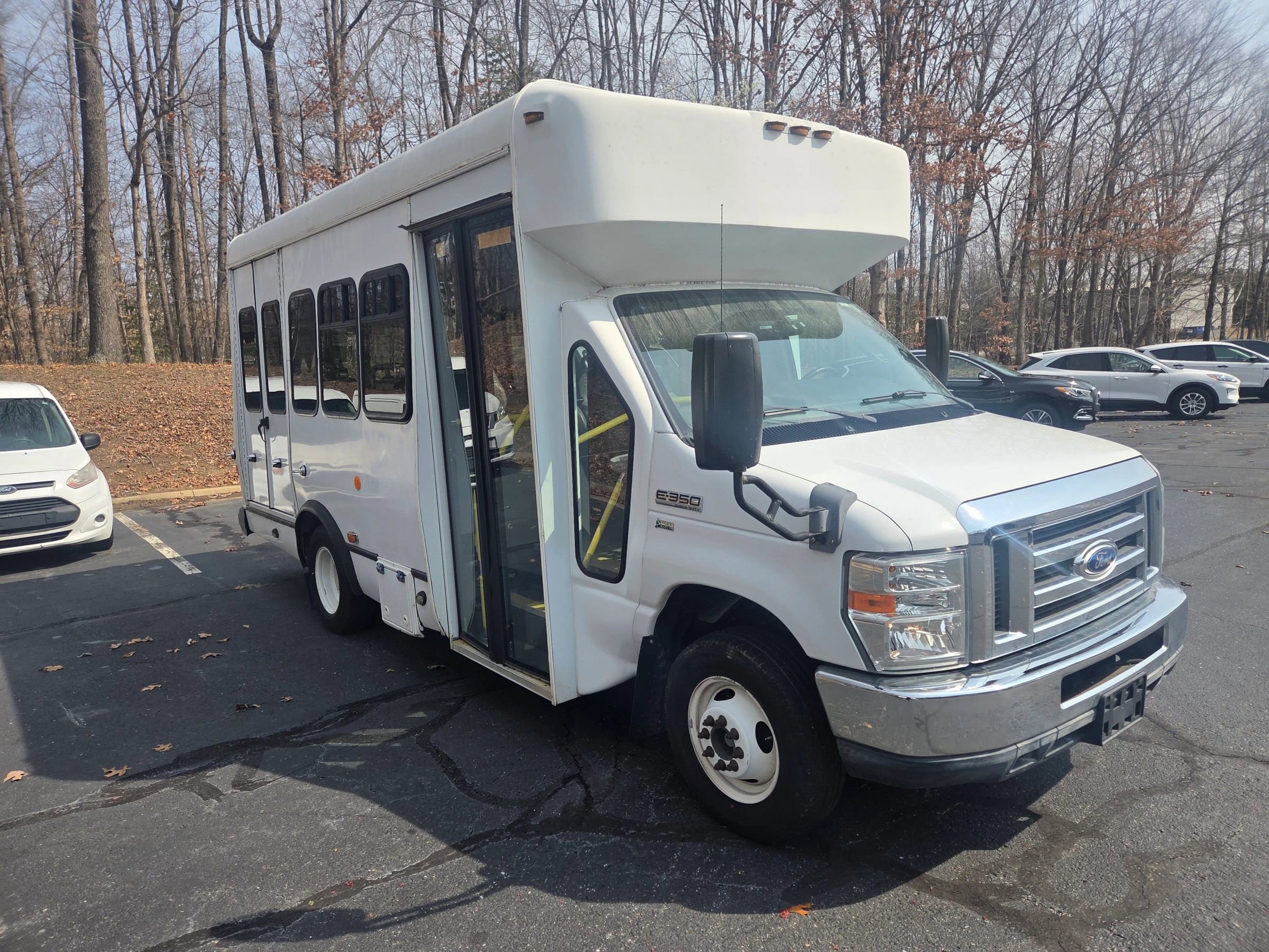 Used 2014 Ford E-350 and Econoline 350 Super Duty image 5